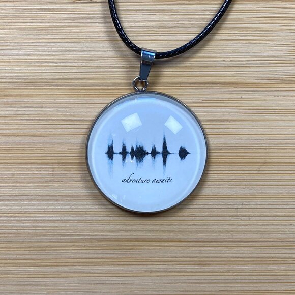 Adventure Awaits Soundwave Cabochon Necklace - Picture 2 of 3
